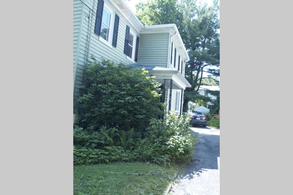 Rainbow House And Small Garden Princeton Exterior foto